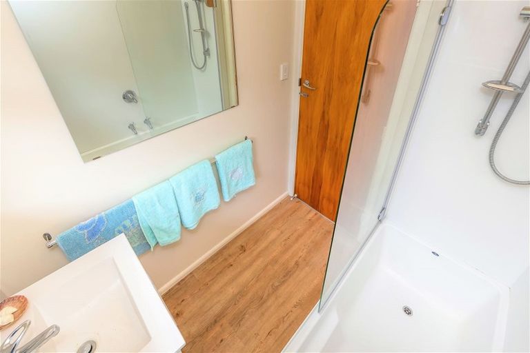 Photo of property in 72 Cutts Road, Russley, Christchurch, 8042