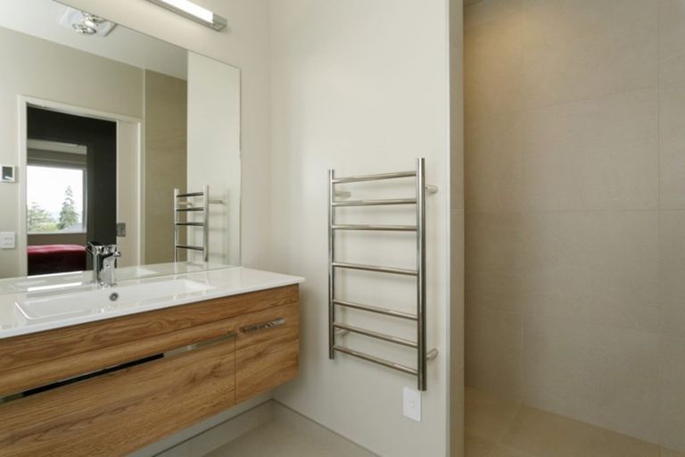 Photo of property in 3b Isobel Street, Acacia Bay, Taupo, 3330