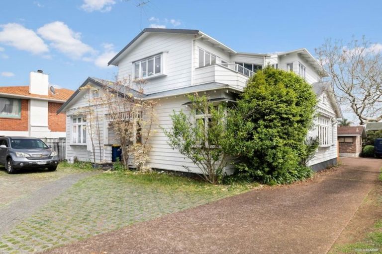 Photo of property in 7 Esmonde Road, Takapuna, Auckland, 0622
