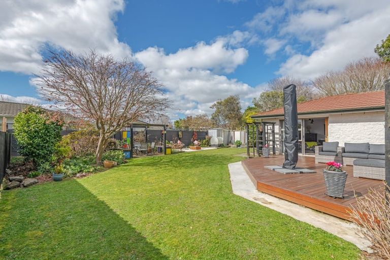Photo of property in 18 Truscott Grove, Awapuni, Palmerston North, 4412