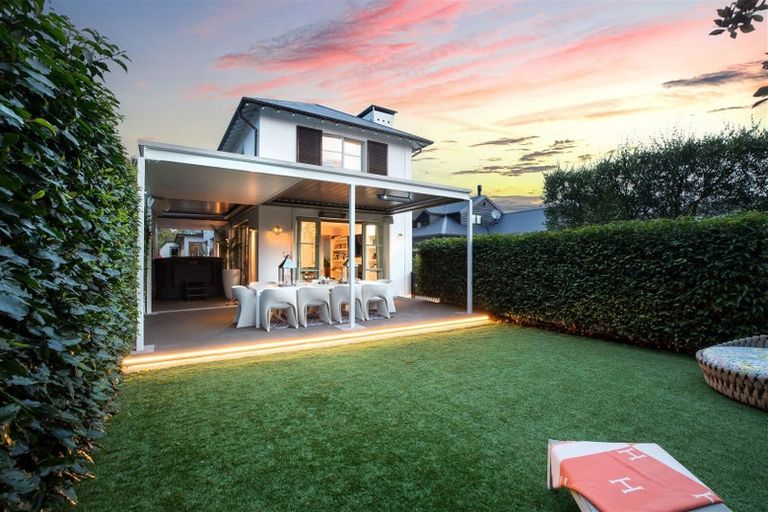 Photo of property in 6 Wairarapa Terrace, Merivale, Christchurch, 8014