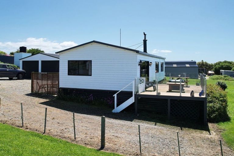 Photo of property in 32 Harbour Terrace, Kakanui, Oamaru, 9495