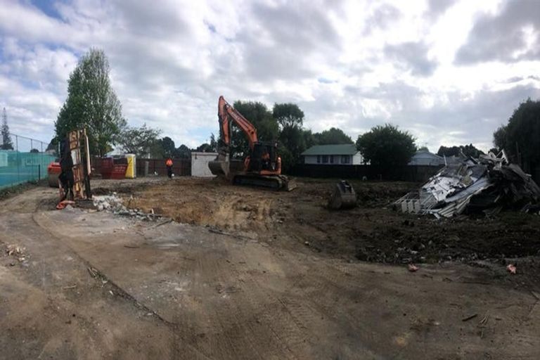 Photo of property in 9 Blanes Road, Weymouth, Auckland, 2103