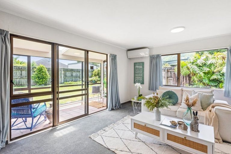 Photo of property in 17a Iti Grove, Waikanae, 5036