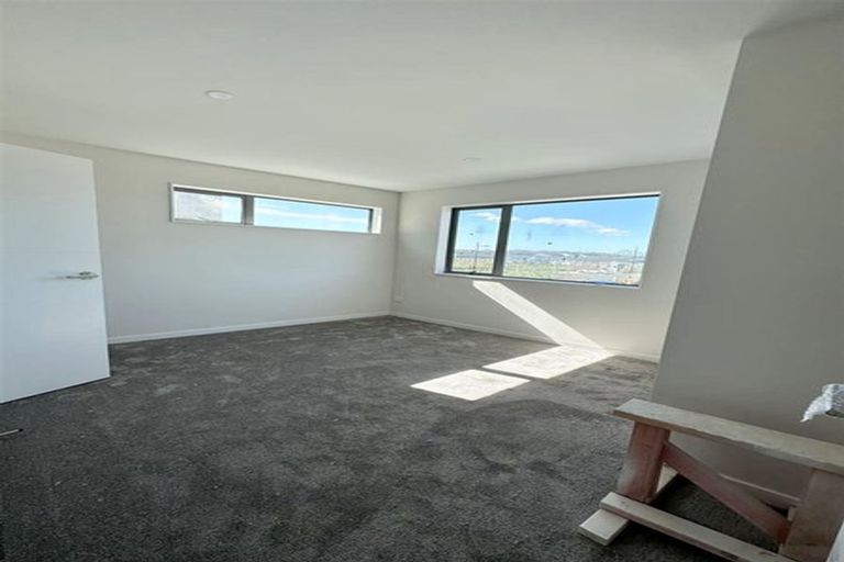 Photo of property in 125 Grove Road, Papakura, 2110