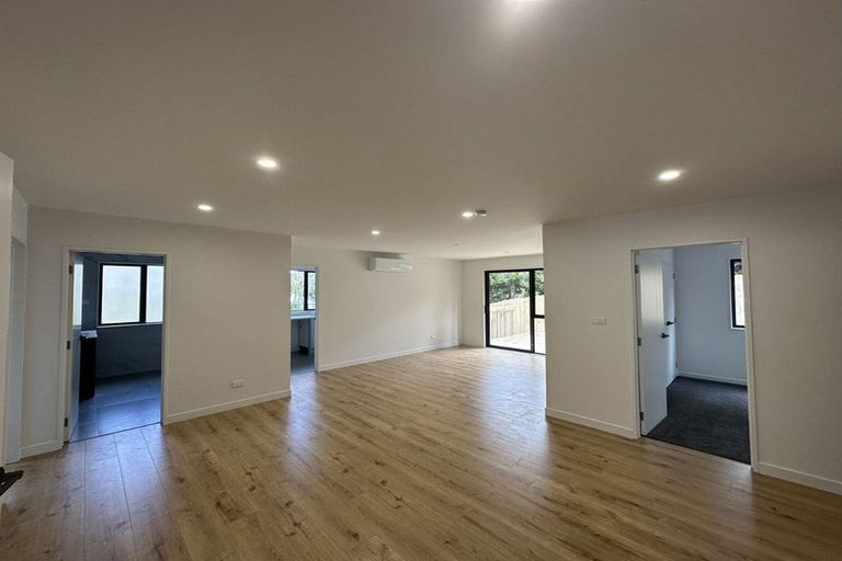 Photo of property in 8b Lynn Road, Bayview, Auckland, 0629