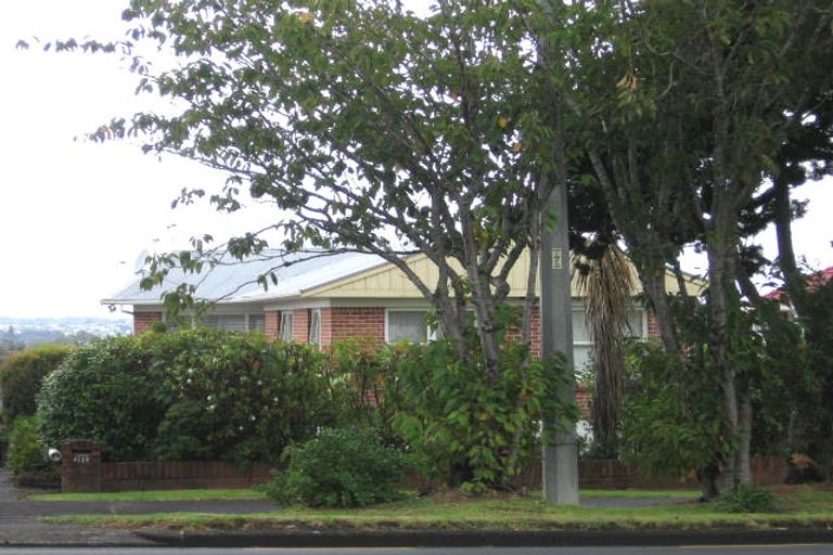 Photo of property in 4323 Great North Road, Glendene, Auckland, 0602