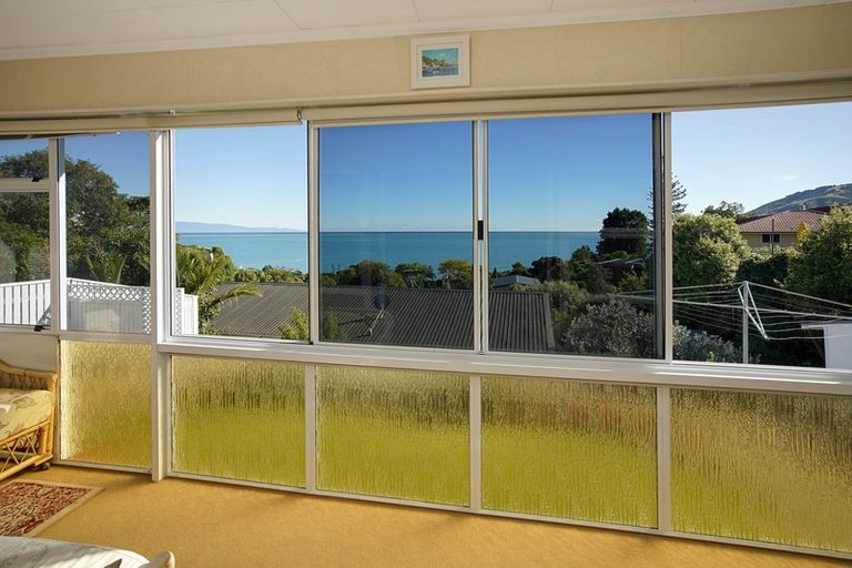 Photo of property in 18 Paremata Street, Atawhai, Nelson, 7010