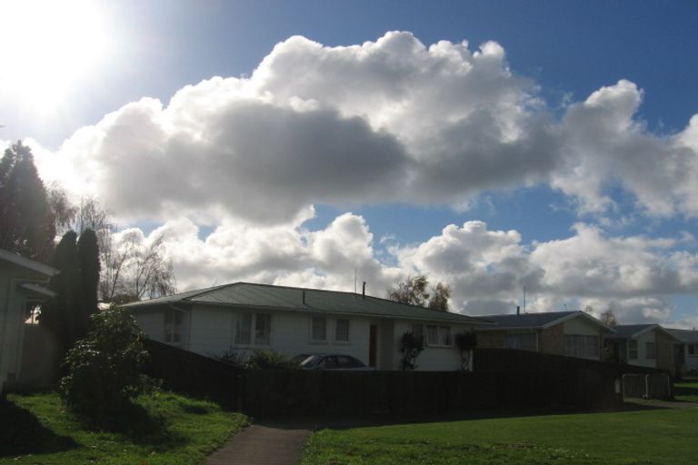 Photo of property in 22 Halswell Crescent, Westbrook, Palmerston North, 4412