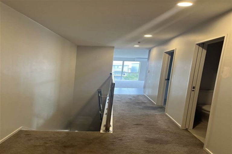 Photo of property in 8 Puhakehake Place, Flat Bush, Auckland, 2019