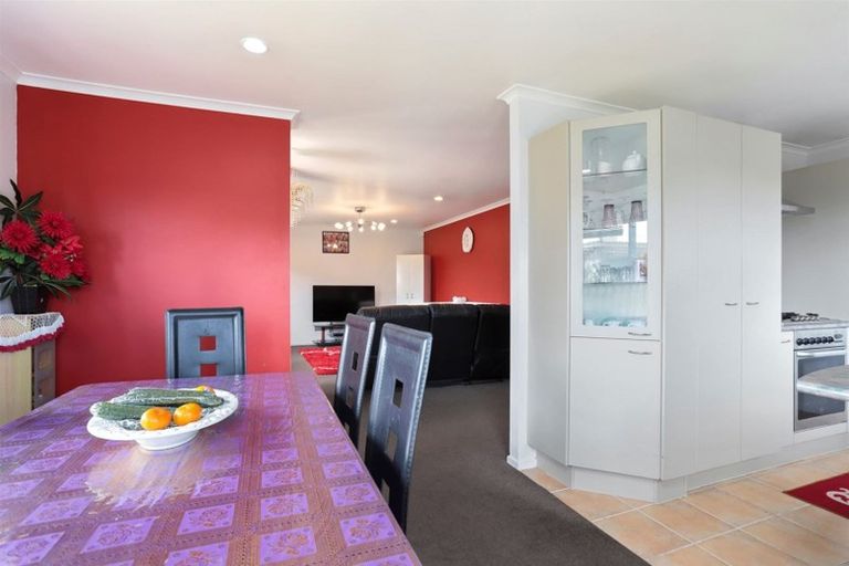 Photo of property in 18 Peninsula Road, Mangere, Auckland, 2022