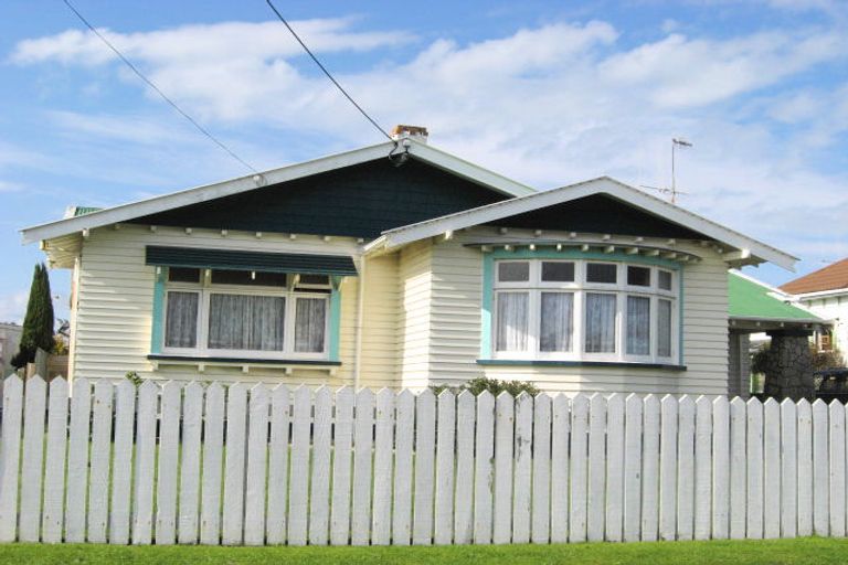 Photo of property in 14 Kings Avenue, Gonville, Whanganui, 4501