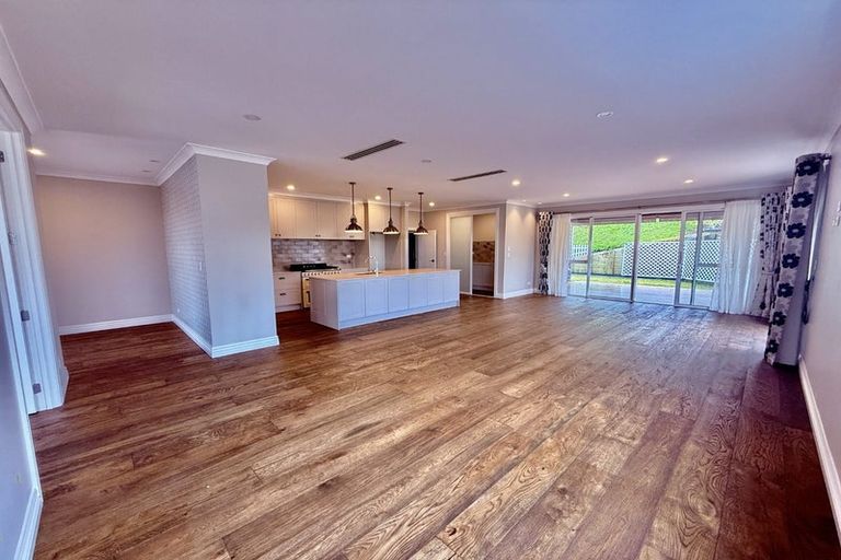 Photo of property in 129 Colonial Drive, Silverdale, 0932