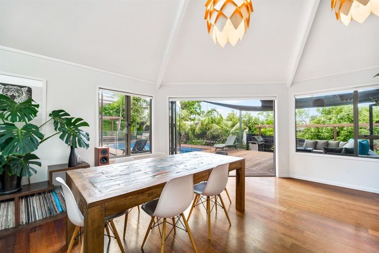 Photo of property in 27 Macnay Way, Murrays Bay, Auckland, 0630