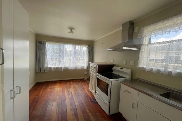 Photo of property in 1/50 Tawa Crescent, Manurewa, Auckland, 2102