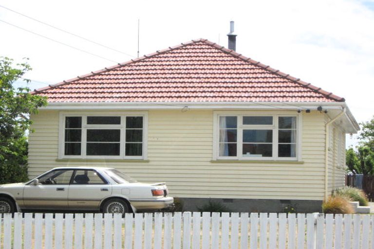 Photo of property in 34 Cuffs Road, Wainoni, Christchurch, 8061