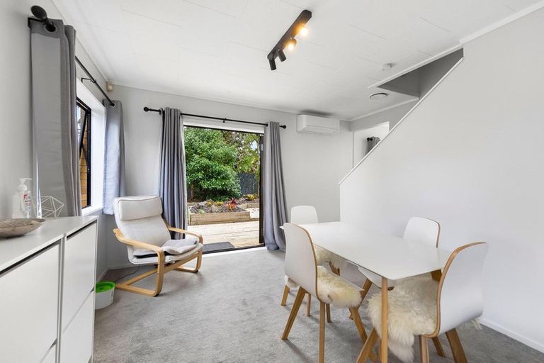 Photo of property in 3/1 Mountain Mews, Mount Wellington, Auckland, 1060