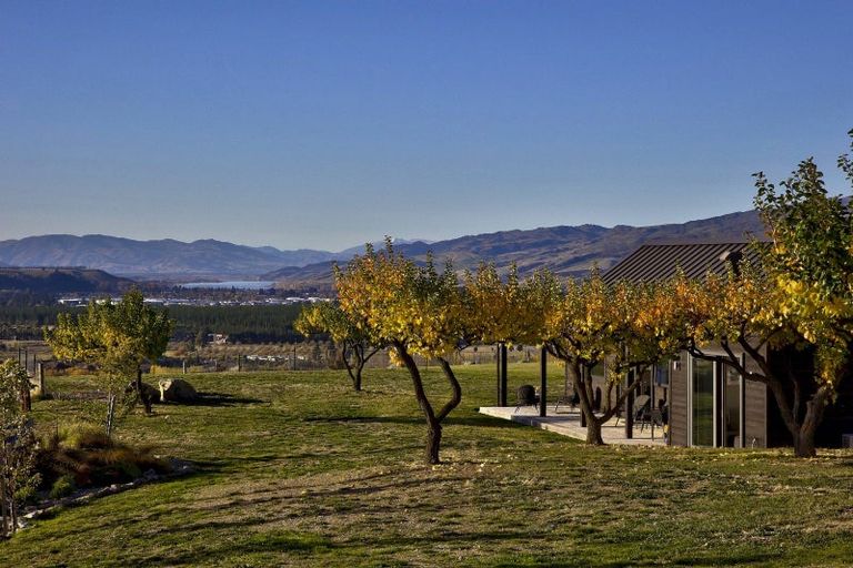 Photo of property in 112 Hall Road, Bannockburn, Cromwell, 9384