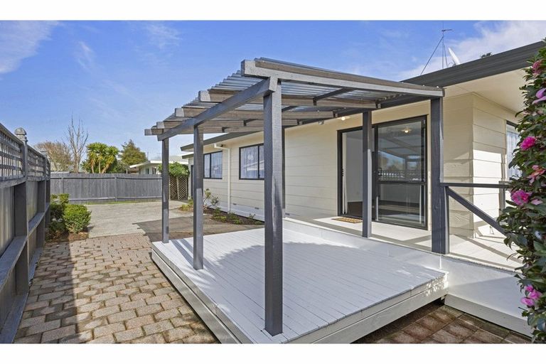 Photo of property in 22 Lloyd Drive, Nawton, Hamilton, 3200