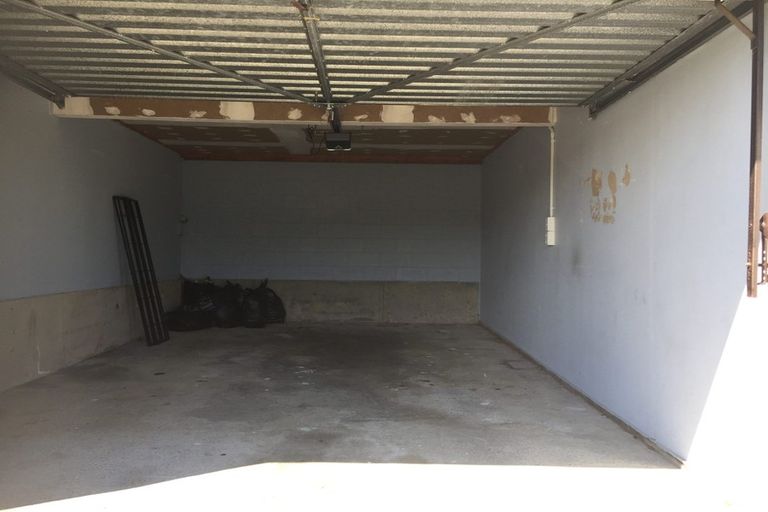 Photo of property in 25a Wattle Grove, Maungaraki, Lower Hutt, 5010