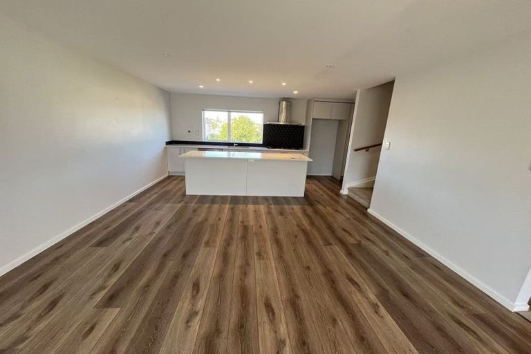 Photo of property in 87 Bordeaux Parade, Te Atatu South, Auckland, 0610