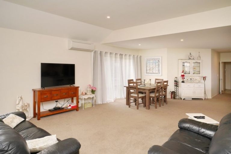 Photo of property in 11 Pakura Street, Pegasus, 7612