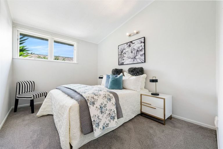 Photo of property in 16 Chorley Avenue, Massey, Auckland, 0614