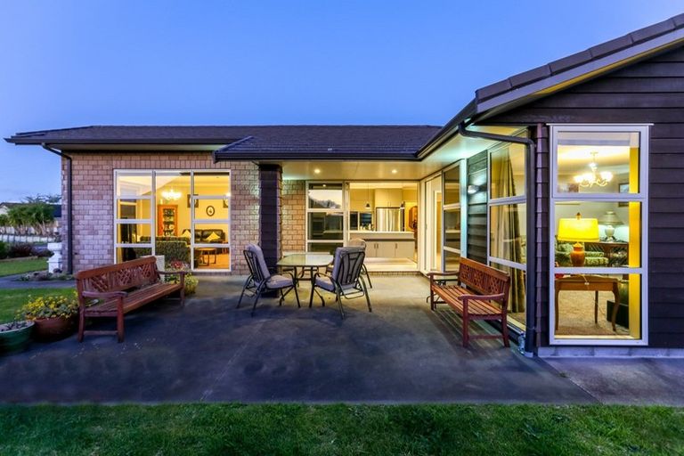 Photo of property in 19 Manukaka Heights, Hurdon, New Plymouth, 4310