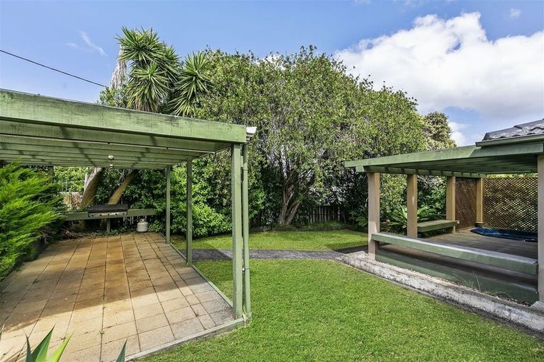 Photo of property in 38a Sunnynook Road, Sunnynook, Auckland, 0620