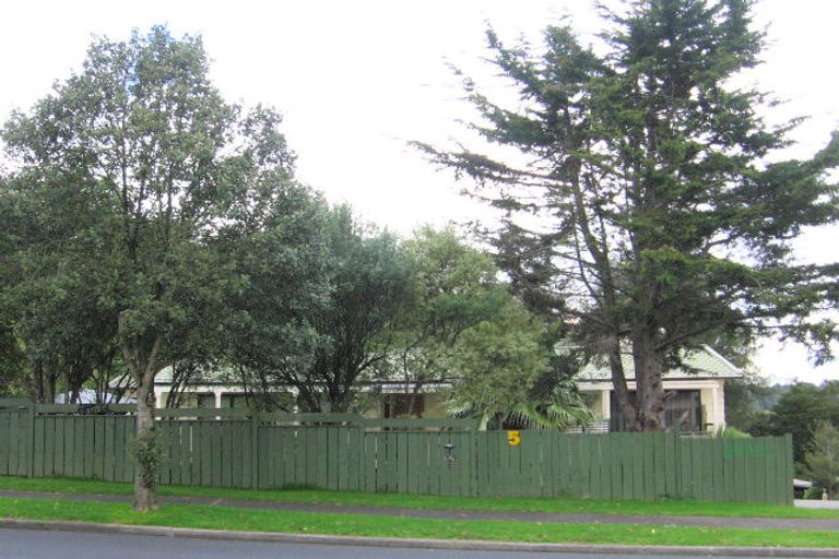 Photo of property in 5 Eugenia Rise, Totara Heights, Auckland, 2105