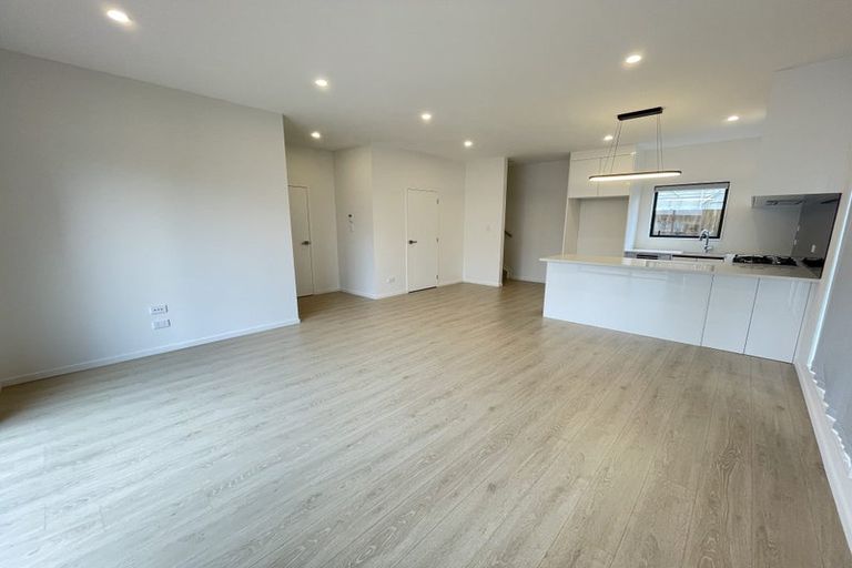 Photo of property in 13e Glendhu Road, Bayview, Auckland, 0629