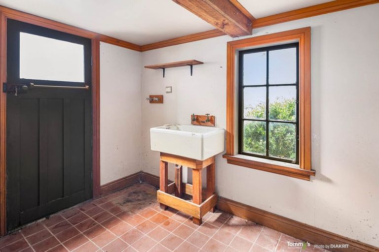 Photo of property in 4 Governor Road, Northland, Wellington, 6012