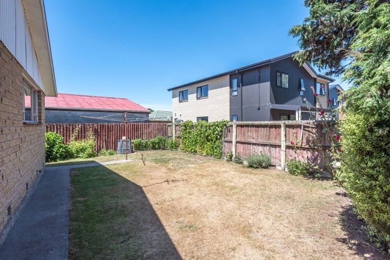 Photo of property in 43 Strathfield Avenue, Dallington, Christchurch, 8061