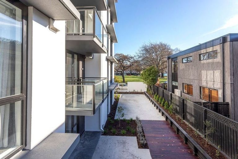Photo of property in 4/12 Latimer Square, Christchurch Central, Christchurch, 8011