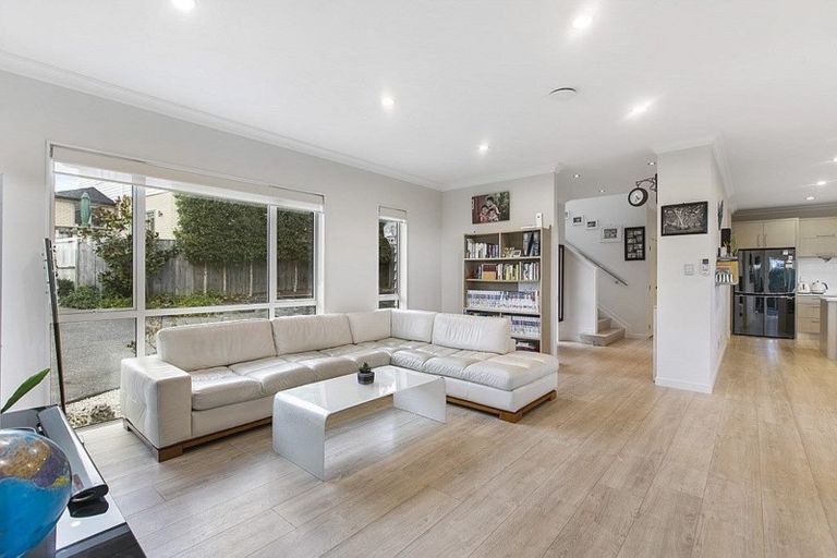 Photo of property in 15 Steamer Road, Silverdale, 0932