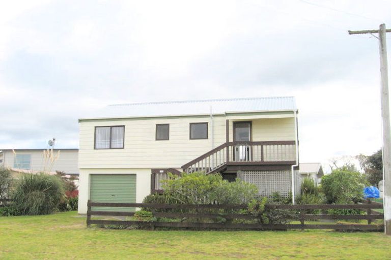 Photo of property in 205 Lowe Street, Whangamata, 3620