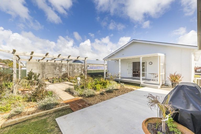 Photo of property in 7 Station Road, Marton, 4710