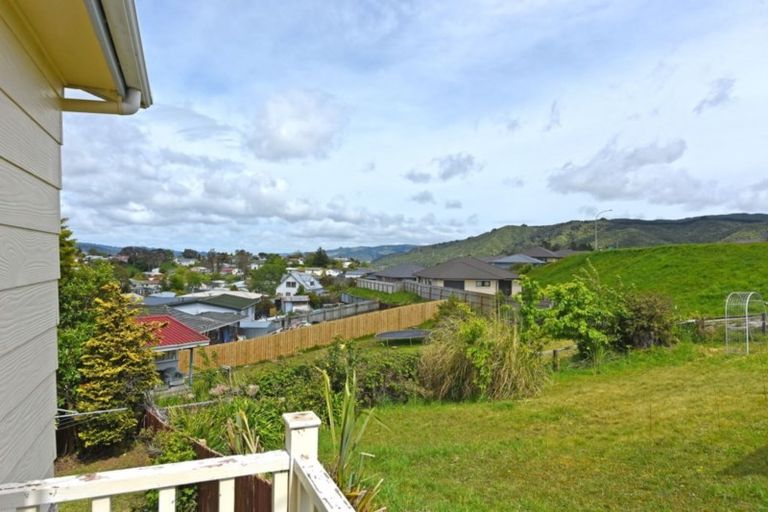 Photo of property in 113 Norana Road, Timberlea, Upper Hutt, 5018