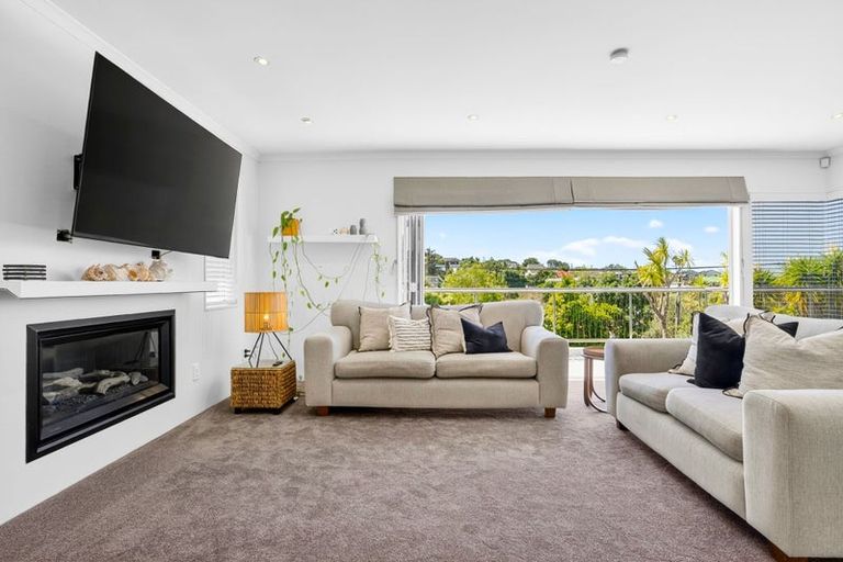 Photo of property in 8a Tipau Street, Torbay, Auckland, 0630