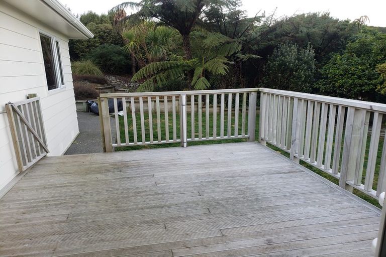 Photo of property in 54 Percy Dyett Drive, Karori, Wellington, 6012