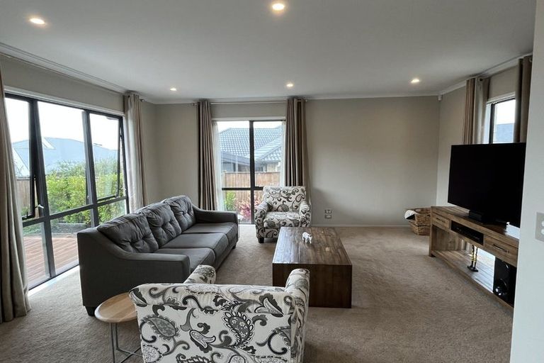 Photo of property in 2 Makaka Lane, Silverdale, 0932