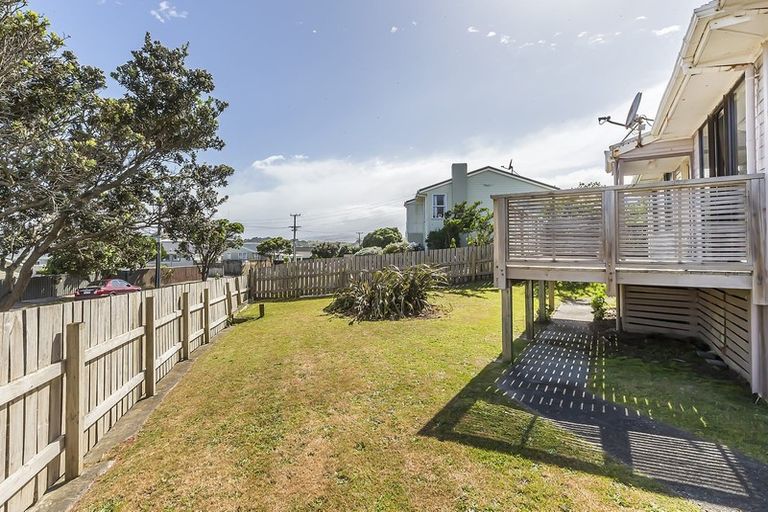 Photo of property in 20 Matatiro Street, Titahi Bay, Porirua, 5022