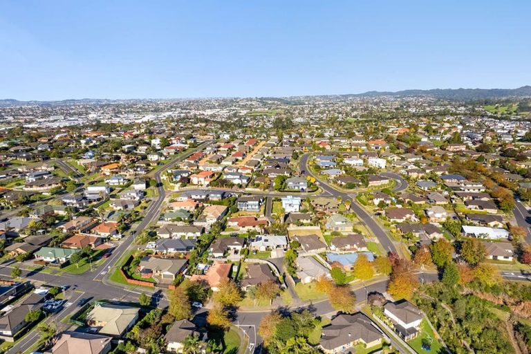 Photo of property in 6 Bibury Avenue, Henderson, Auckland, 0612