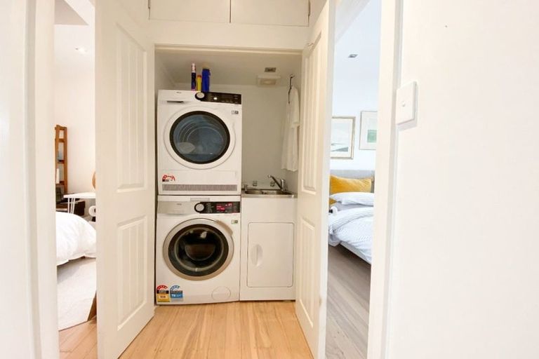 Photo of property in 4/64 Victoria Road, Devonport, Auckland, 0624