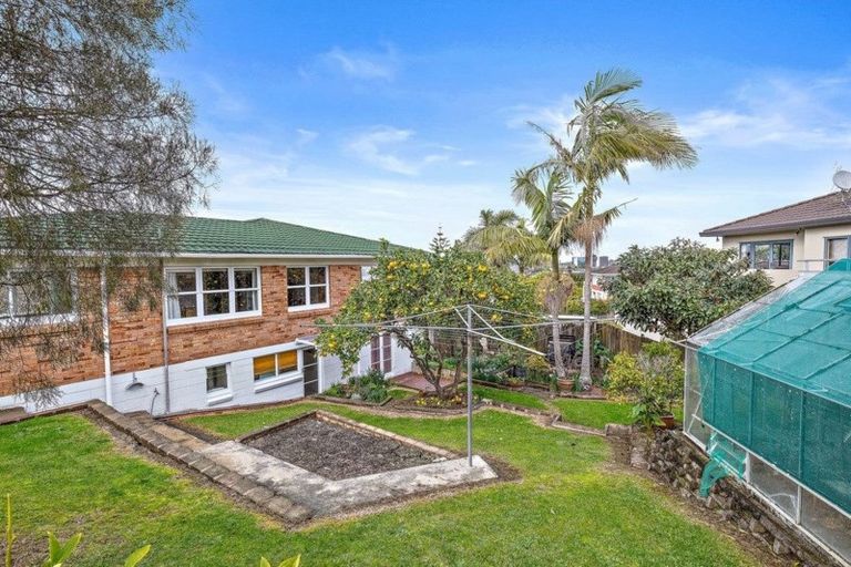 Photo of property in 9 Margaret Place, Milford, Auckland, 0620