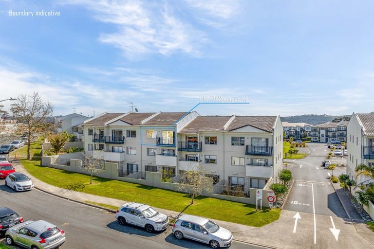 Photo of property in 13d/71 Spencer Road, Oteha, Auckland, 0632