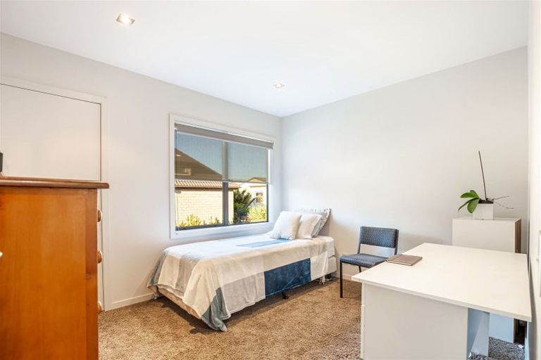 Photo of property in 24a Bluefin Way, West Harbour, Auckland, 0618