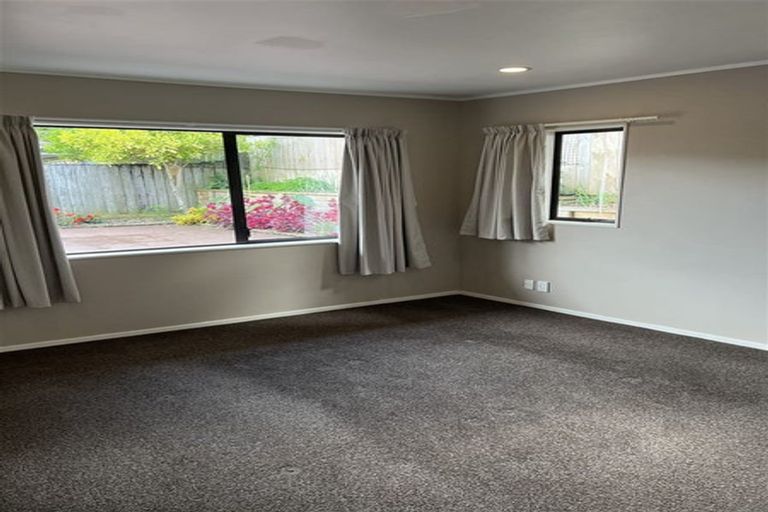 Photo of property in 2/25 Nicholas Road, Somerville, Auckland, 2014