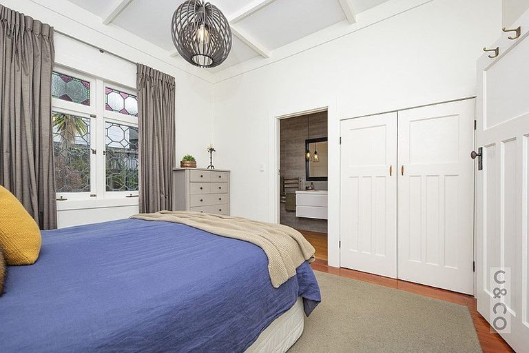 Photo of property in 30-32 Great North Road, Riverhead, 0820