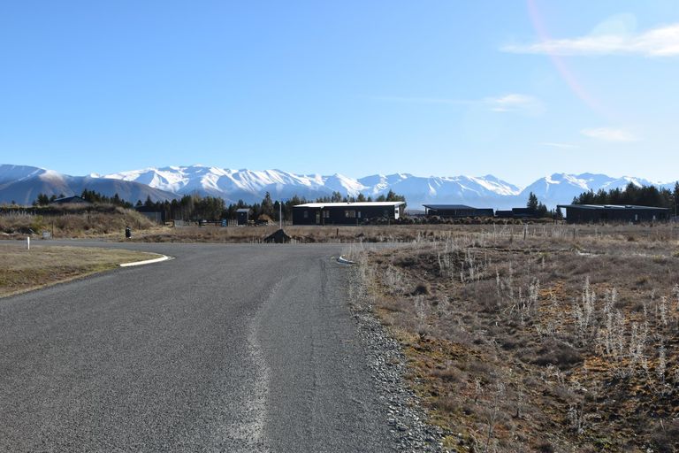 Photo of property in 10 Tussock Crescent, Twizel, 7901